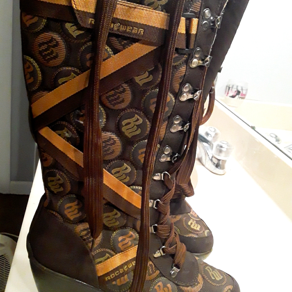 Rocawear wedge boots